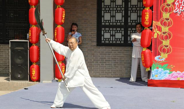 冀州区民间艺人民俗文化节上“亮绝活”