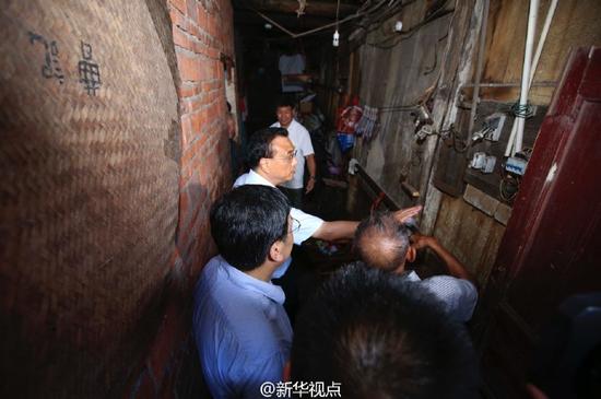 李克强探访赣州棚户区：让棚户居民尽早搬入新居