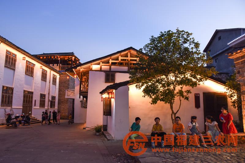 南平市建阳区书坊乡康宁古街夜色撩人。（ 黄杰敏 摄） (5).jpg