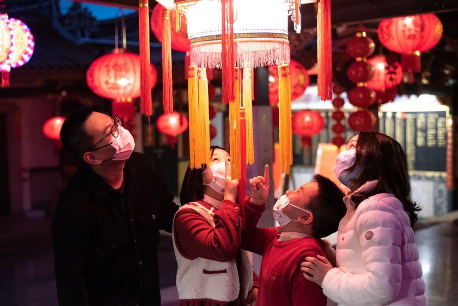 福建南安：“点灯”迎元宵 祈福贺新春