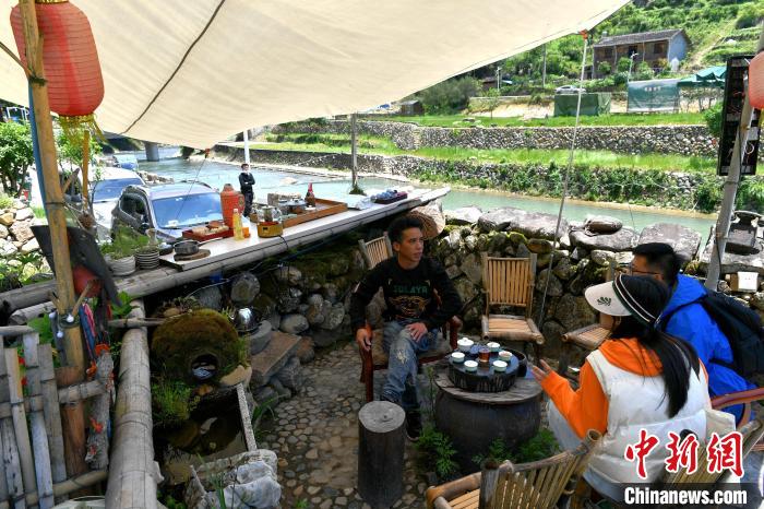 福建闽侯：塘里古村山清水秀引客来