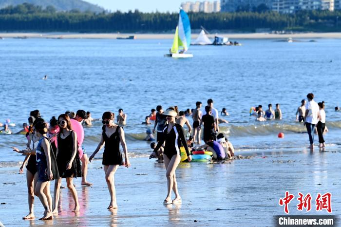 福建东山：美丽马銮湾引游人